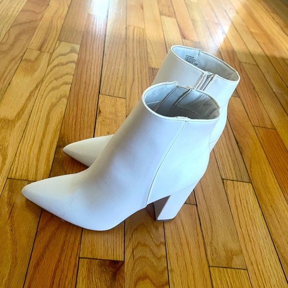 Shoes - White boots. Never used them.